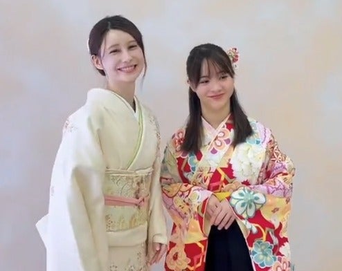 「噂の美少女」ダレノガレ明美が美しすぎる姪との2S披露💓SNSで大反響👀