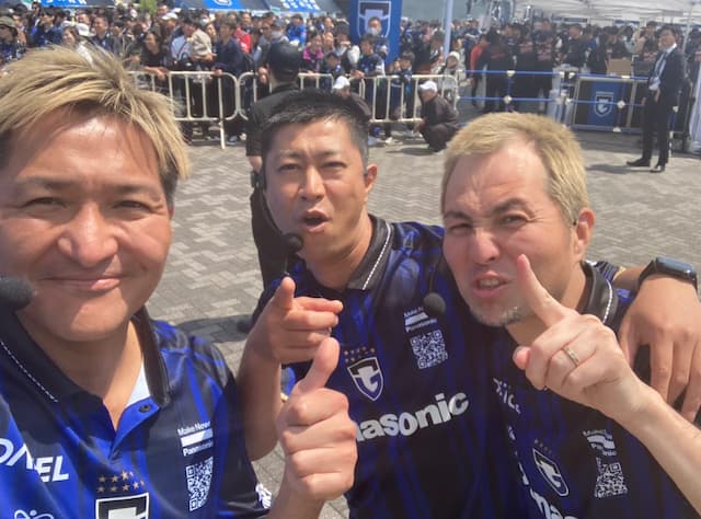 「ガンバ大阪イイーヨー！」スリムクラブ・真栄田がガンバ大阪を応援！