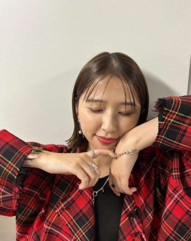 ももクロ・玉井詩織がクリスマス風の衣装を披露「クリスマス楽しみだなぁ」