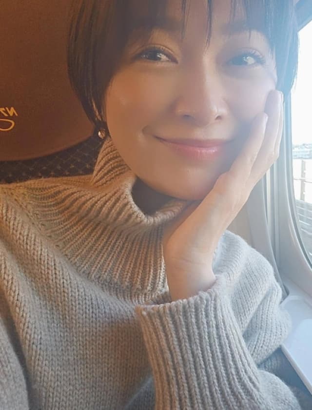 元モー娘。市井紗耶香、新幹線に乗るときブラインドは…！？