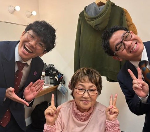 「師匠の漫才はまさに自由に華麗に！」ミキ昴生が花子師匠と写真を撮ってもらう！