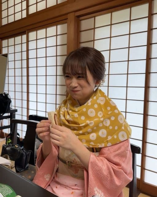 「ばぶみあって可愛すぎる」秋元真夏、昔から食べるときにされがちなこととは…？！