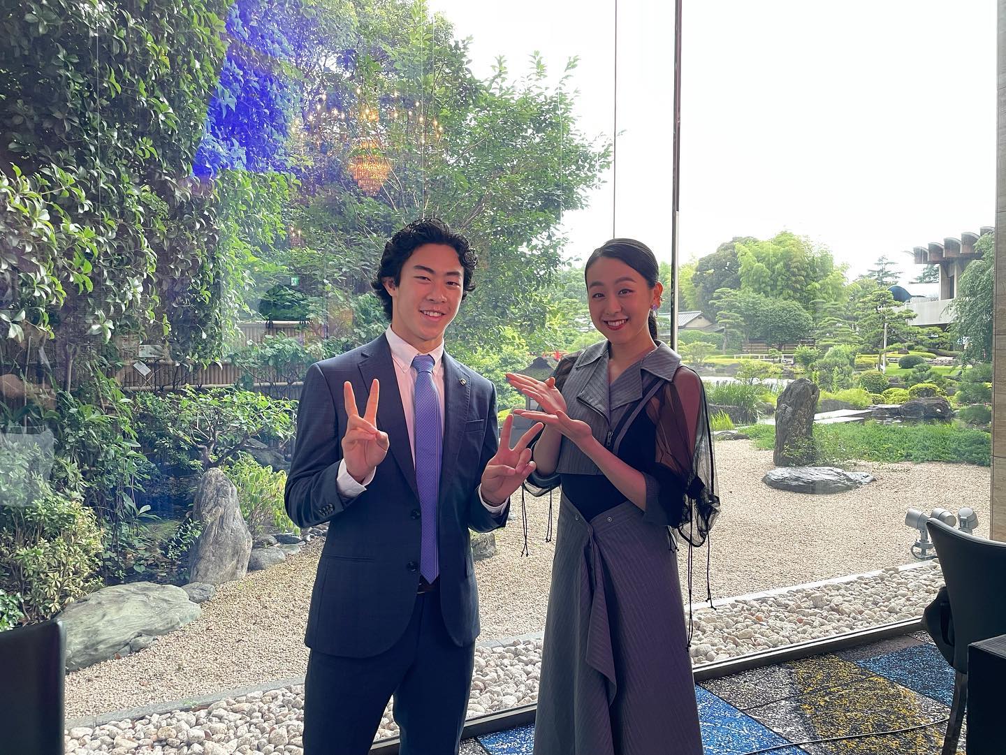 「素敵すぎるー😍」浅田真央がネイサン・チェンとのツーショットを披露⛸