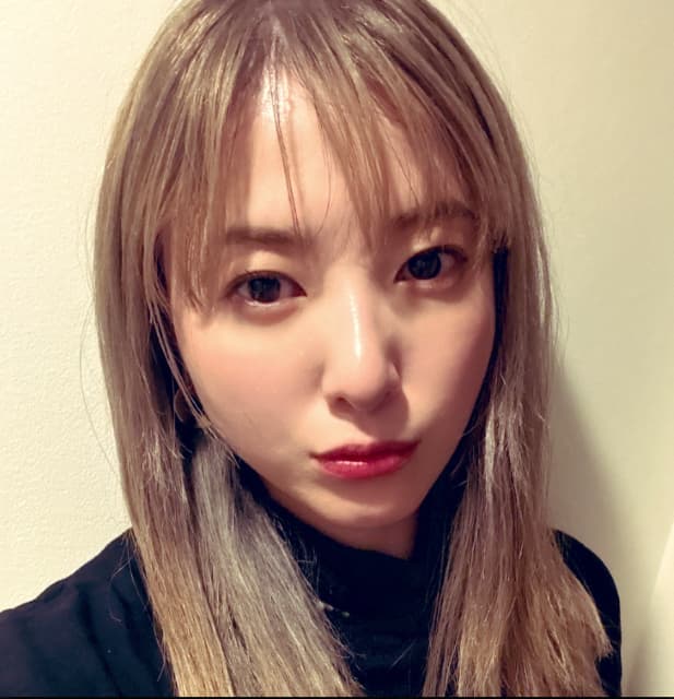 「やほやほ日曜日ー」 吉高由里子が久しぶりの日曜日投稿！ハリセンボンとの驚きの事実を報告！