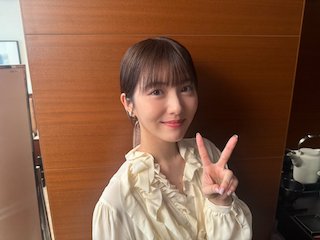 浜辺美波 新たな髪型にファン悶絶「尊い」「似合ってる」の声続々