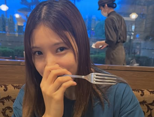 「美人どうしでデート」美女バレーボール選手、話題の映画作品を鑑賞！”ラブリーなメンバーショット”も披露しファン歓喜