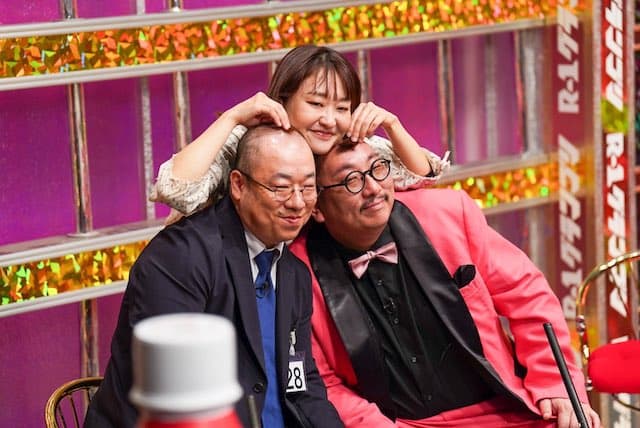 R-1準優勝・吉住が街裏ぴんくらとの“仲良しショット”を公開「大好きな先輩たちと戦えたのは嬉しかった」