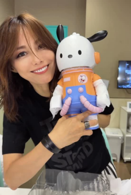 「すごいのもらったpart2」相川七瀬、サンリオ◯◯プレゼントに少女の様な歓喜の激カワスマイル！