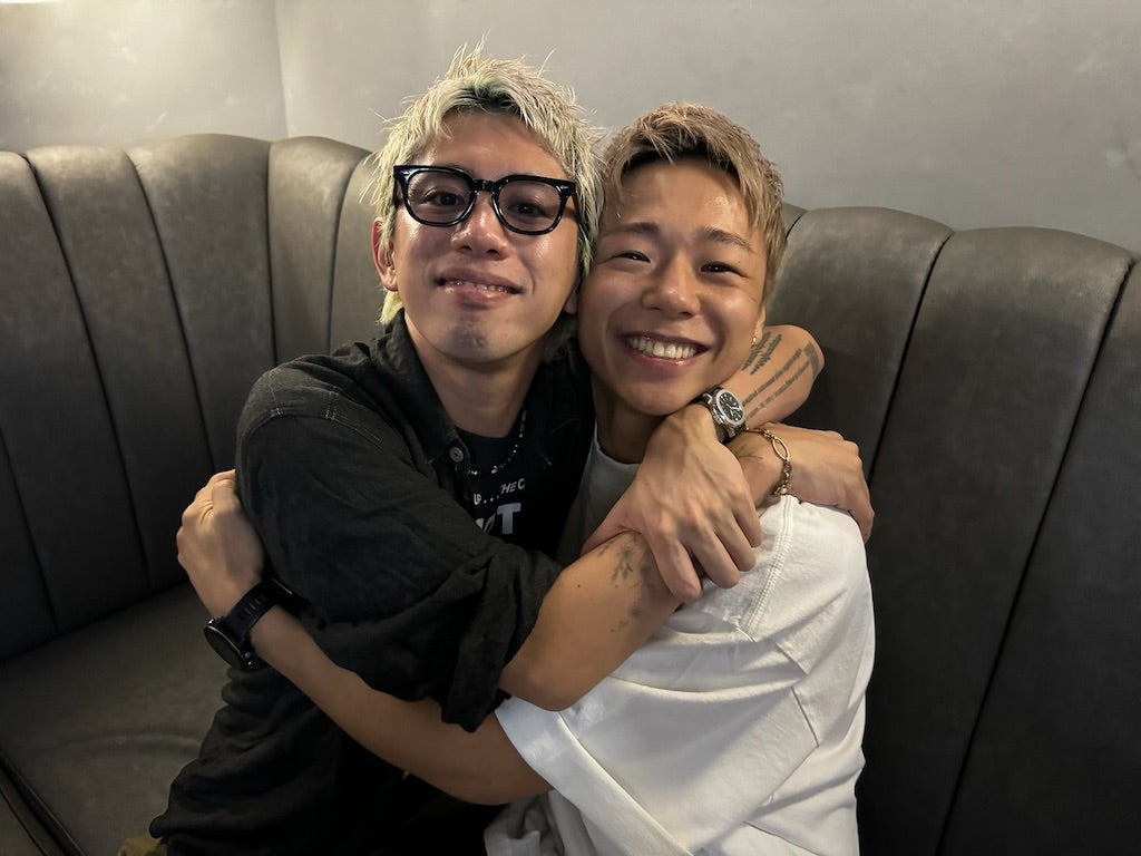 武尊とワンオク・TAKAのキスショットが話題「熱愛報道楽しみにしています」の声