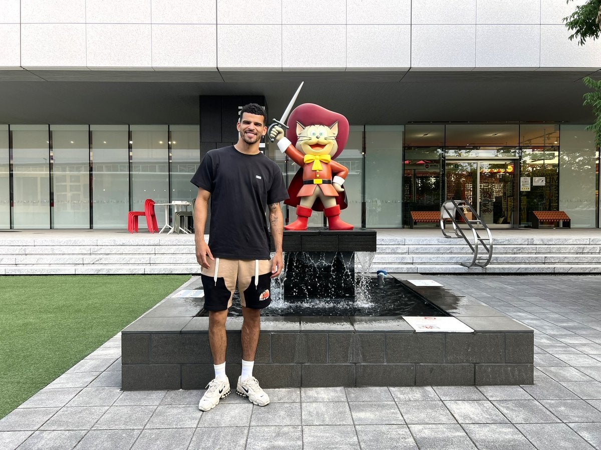 「日本のアニメ好きすぎだろ笑」プレミアリーグ月間最優秀選手が日本来日