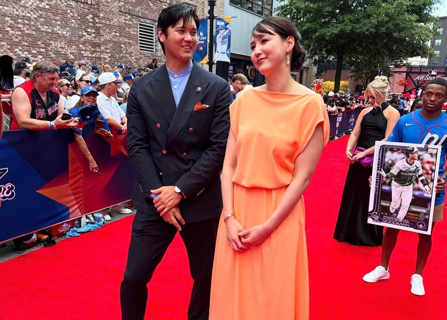 大谷翔平夫妻、レッドカーペットでのエレガントな共演にファン歓喜！