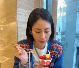 松下奈緒、季節限定いちごパフェに大満足！「久しぶりに食べれて満足！満足！！」