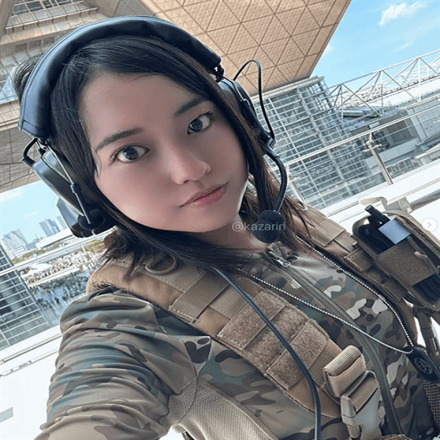 かざり隊長のヘッドセットはオフ・オンどっちがいい？美麗ショットにファンドキドキ