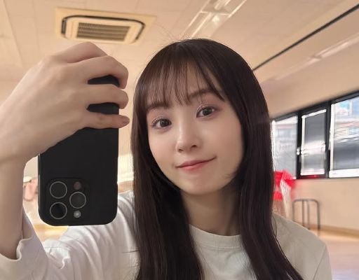 ちょっとおっちょこちょい？TEAM SHACHI・咲良菜緒、激カワ自撮りショットもiPhoneが…