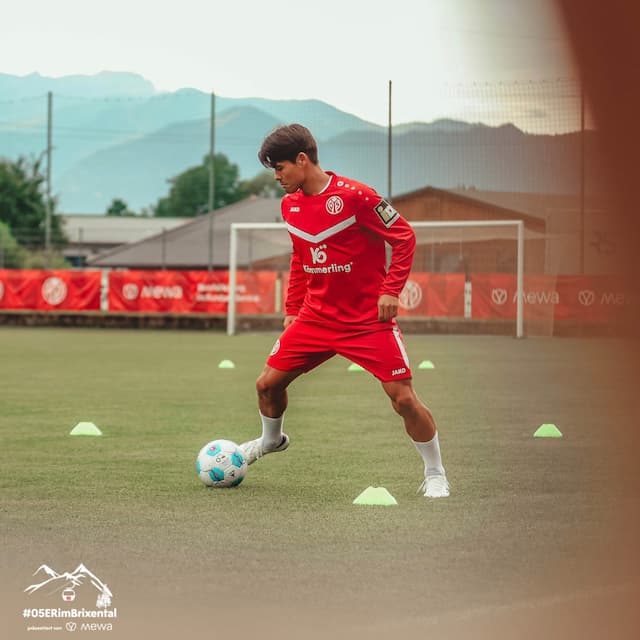 「頑張れ！」新天地でトレーニングを開始した佐野海舟にエール