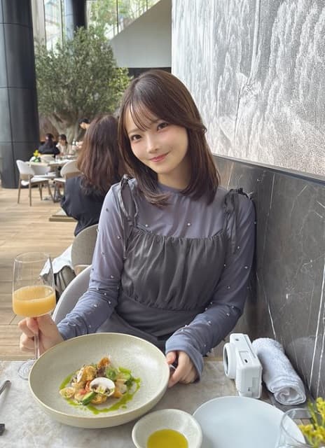 「本日もビジュがよろしい」タレント・新谷姫加のオトナ秋コーデが眼福過ぎる