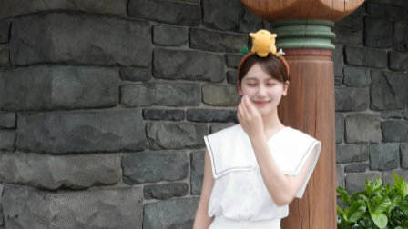 小嶋真子が三姉妹でディズニーシー満喫！トイマニ勝負は“生まれた順”に決着？