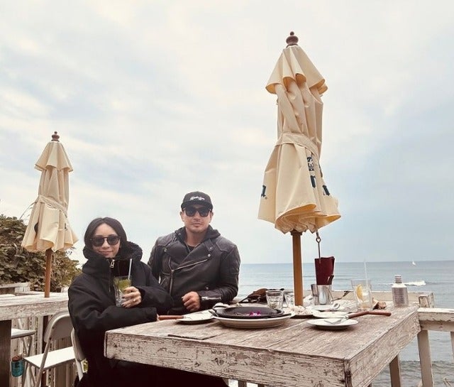 魔裟斗が妻の矢沢心と仲良くランチツーリング！