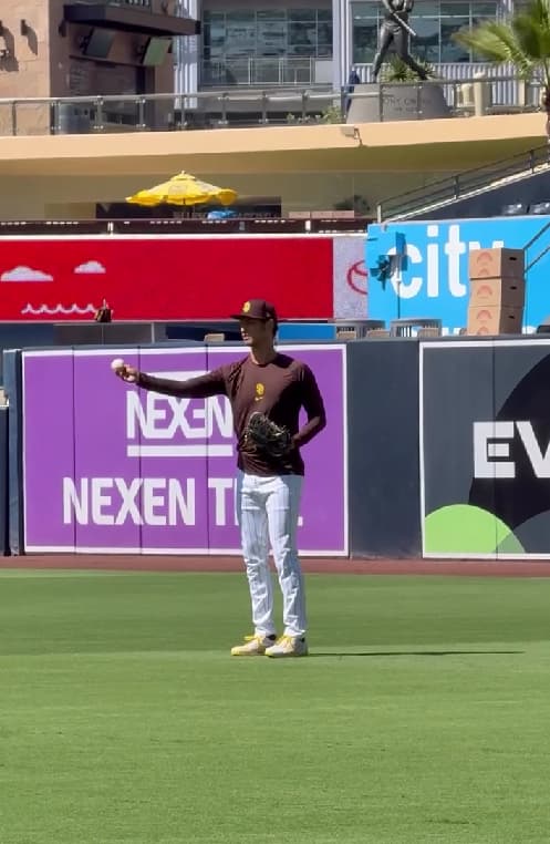 「キャッチボール&強度のある〇〇〇〇〇した投球練習」MLBジャーナリスト・山田結軌、先発翌日の調整を行うダルビッシュ有の様子を公開！