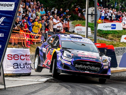 街が沸いた！ムンスターが魅せた“夜のショーラン”、ユヴァスキュラに喝采