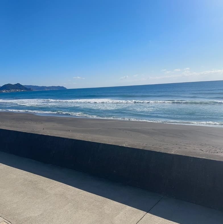 「寝かしつけ後の至福時間…」丸山桂里奈が投稿した癒しの海ショットにコメント殺到！