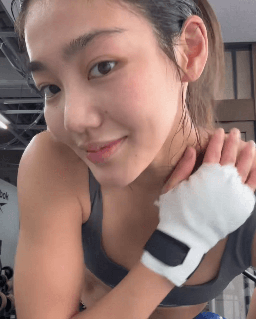 ムエタイ美女、”激烈ワンツーパンチ＆アフター”の乙女姿を披露！ギャップありすぎムービーにファンを一斉魅了