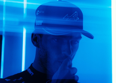 「クラッシュに沈んだガスリー」意気込みのレースデー投稿にファンからは無念の声「もっと待てたはず…」