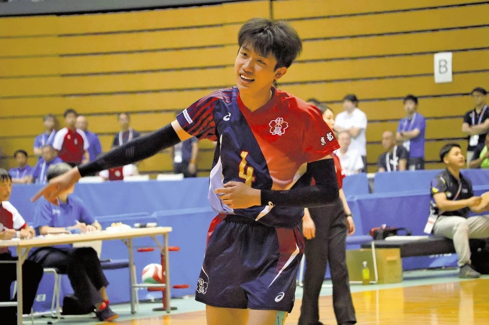 インターハイ・男子バレー、優勝候補の名門が早くも２回戦で対決…日本一経験の東山エース・岩田選手が奮闘も