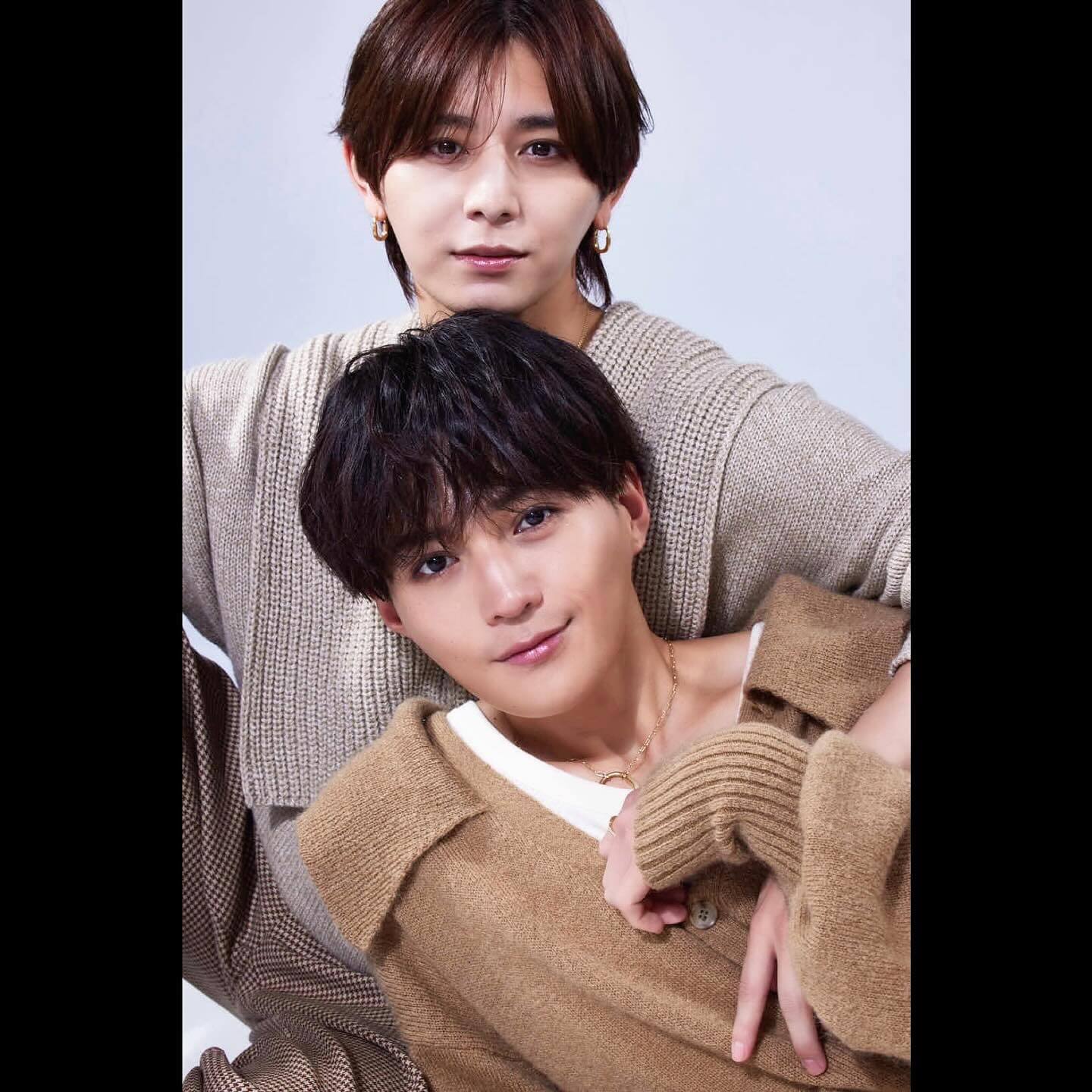 山田涼介が”あの人”と表紙を飾り、「すごい芸術」と話題に！