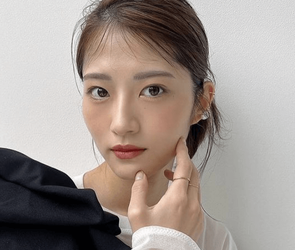 若月佑美が韓国風メイクでのショットを公開💄ショートからロングに⁈👀