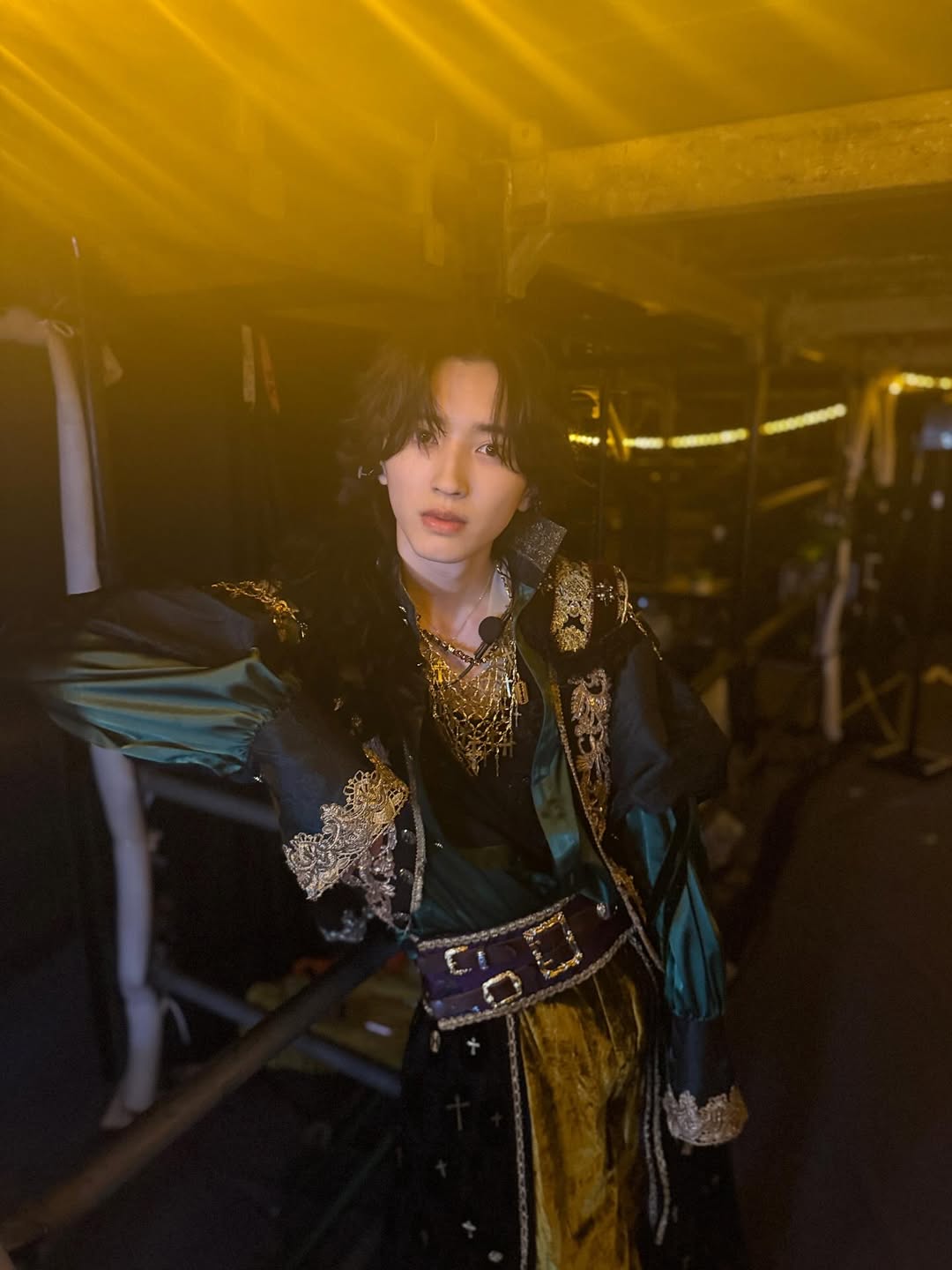 「イケメンすぎる」なにわ男子・道枝駿佑、王子様すぎるライブのオフショットをファンに大公開