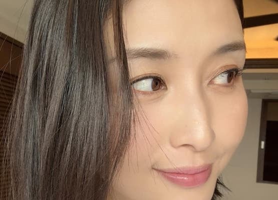 橋本マナミ、“最近のお気に入り”リップオイルを公開！