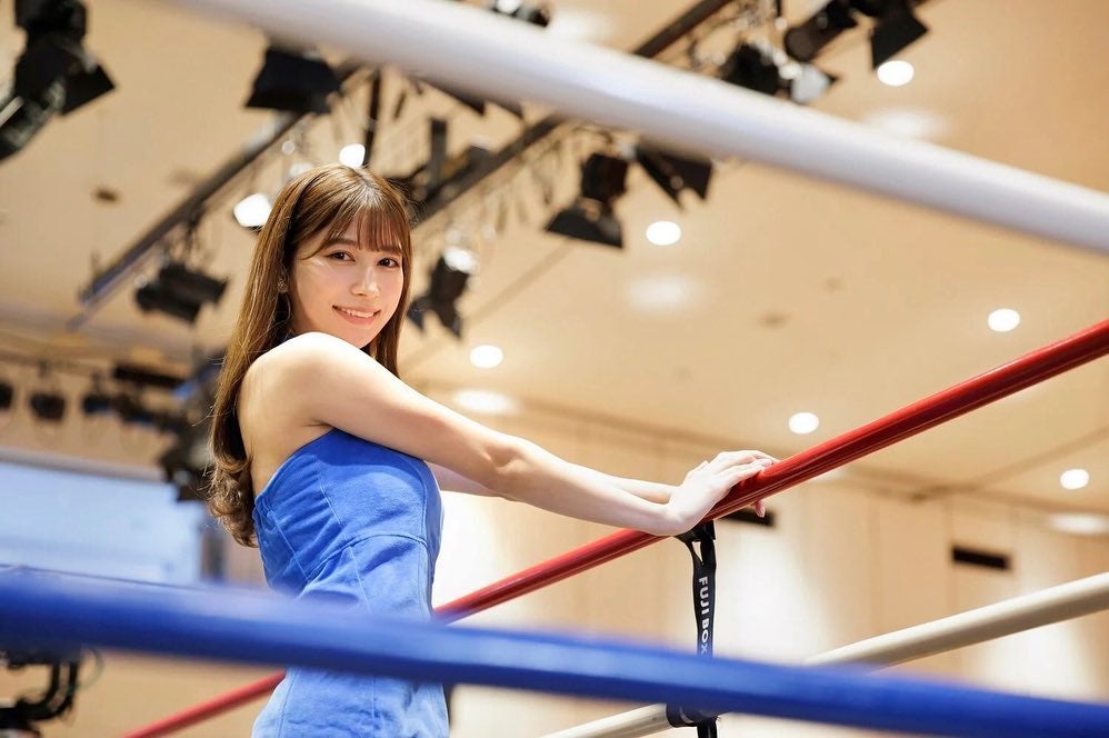 井上VSドネア戦のリングガールが可愛すぎるとネットがざわつき…💞