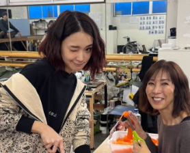 大林素子、公演裏で“内職”に没頭！剛力彩芽の気遣いに感動