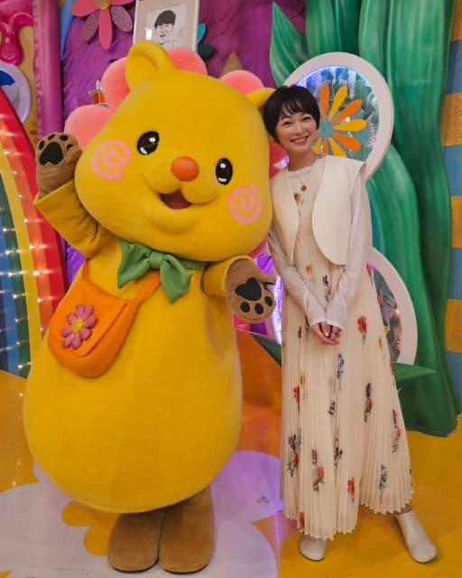 「２人ともかわいい」市井紗耶香、かわいいハピナンデスと2ショット！後ろにはちらりとあの人の姿も…