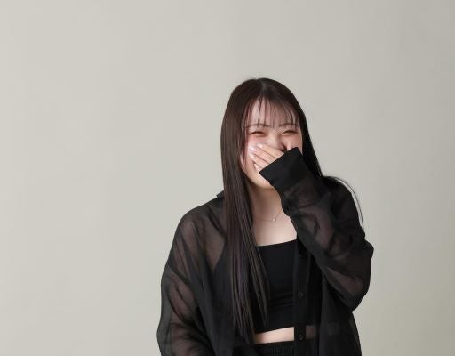 紀平梨花、キメ顔からの吹き出し笑顔が愛おしいオフショット公開