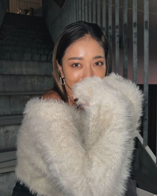 みちょぱ「白もふあざとめニット」でパシャリ！に「可愛すぎる」の声