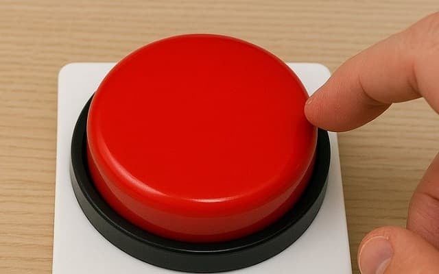 押せる？押せない？YouTuberが投稿した”1億円貰えるけど〇〇”ボタンに様々な意見が？