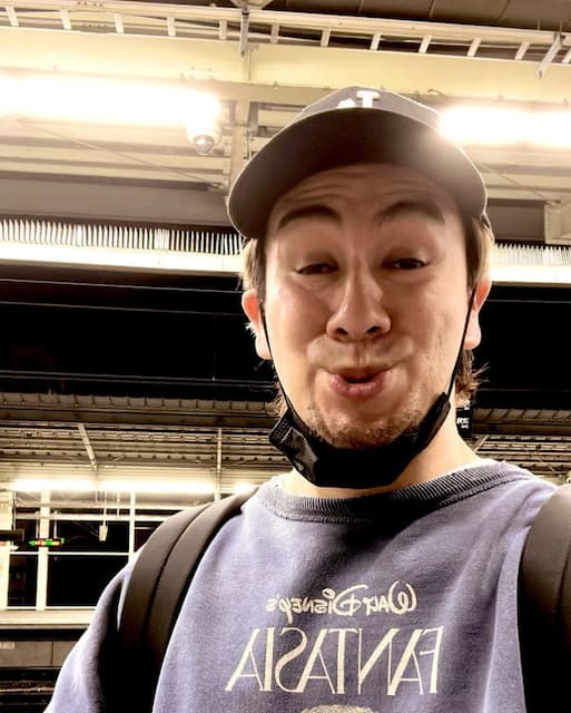 「後ろに人来てちょっぴり恥ずかしかったよね」タレント・JOYが変顔をシェア！