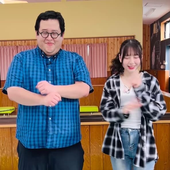 ぐんぴぃ、ボロボロのメロメロ。CUTIE STREET桜庭遥花と一緒にパフォーマンス