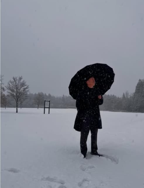 つまみ枝豆、青森で大雪の三内丸山遺跡を訪問