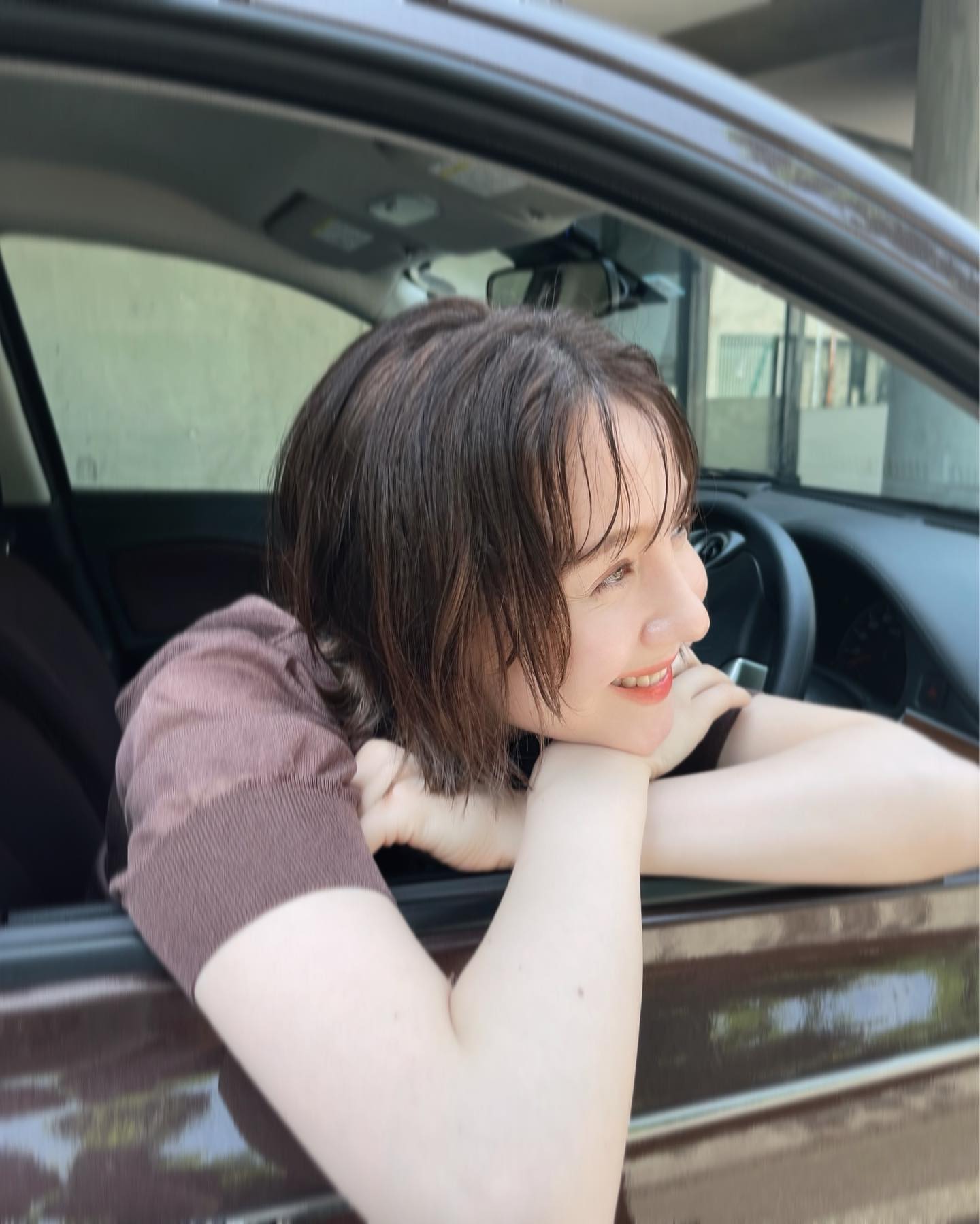 トリンドル玲奈さんの車ショットにファン悶絶✨💖「姫様❗️毎回かわいすぎますよ😍 」