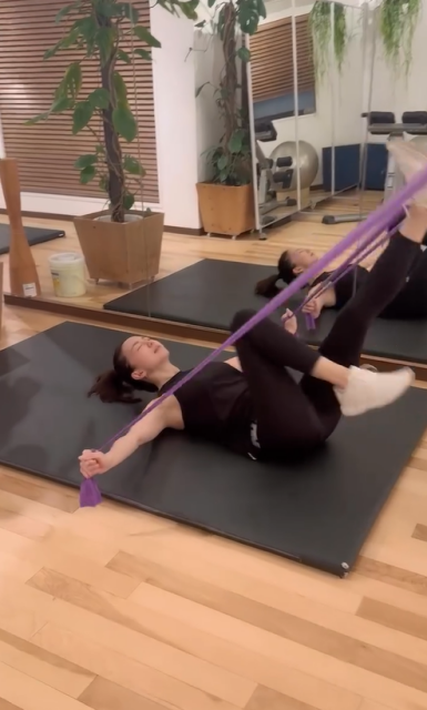 「最後にハプニング起こります笑」松島花、美スタイルでトレーニングも