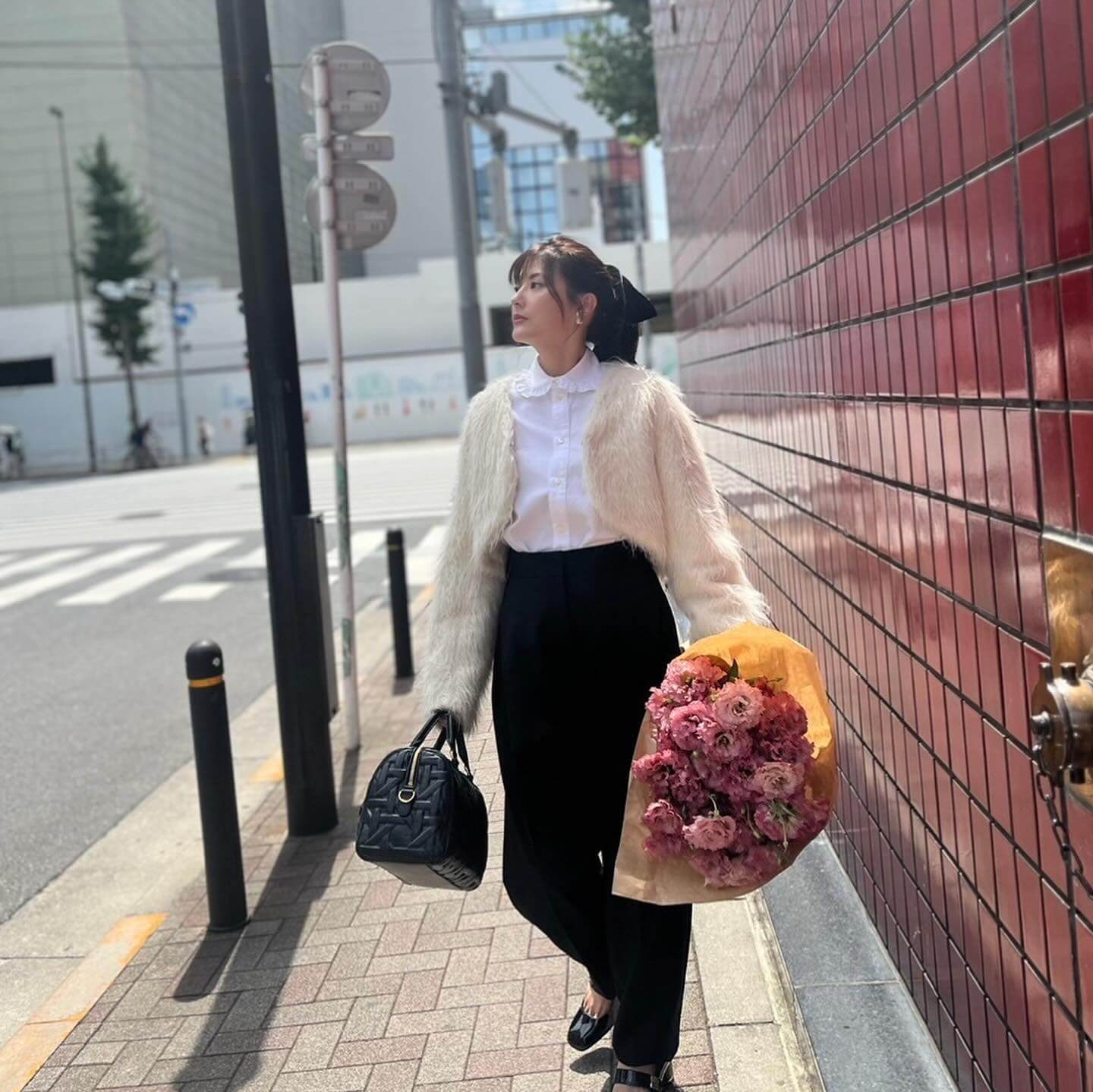 佐藤ありさ、雑誌撮影で見せる様々な表情にファンも「かわいい」と悶絶！！