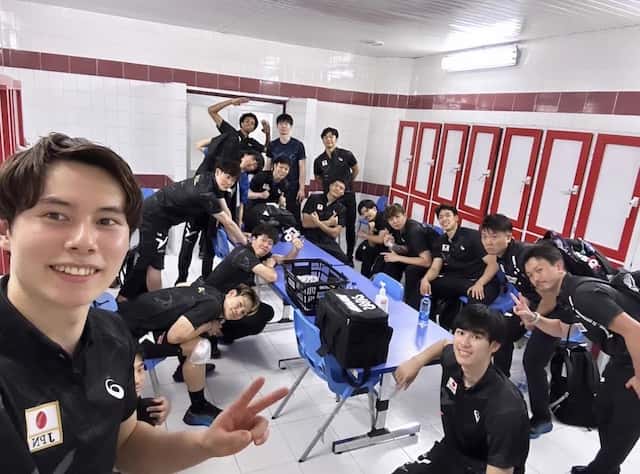 髙橋藍がロッカールームで仲良しショット！！海外から多くの応援メッセージ🔥