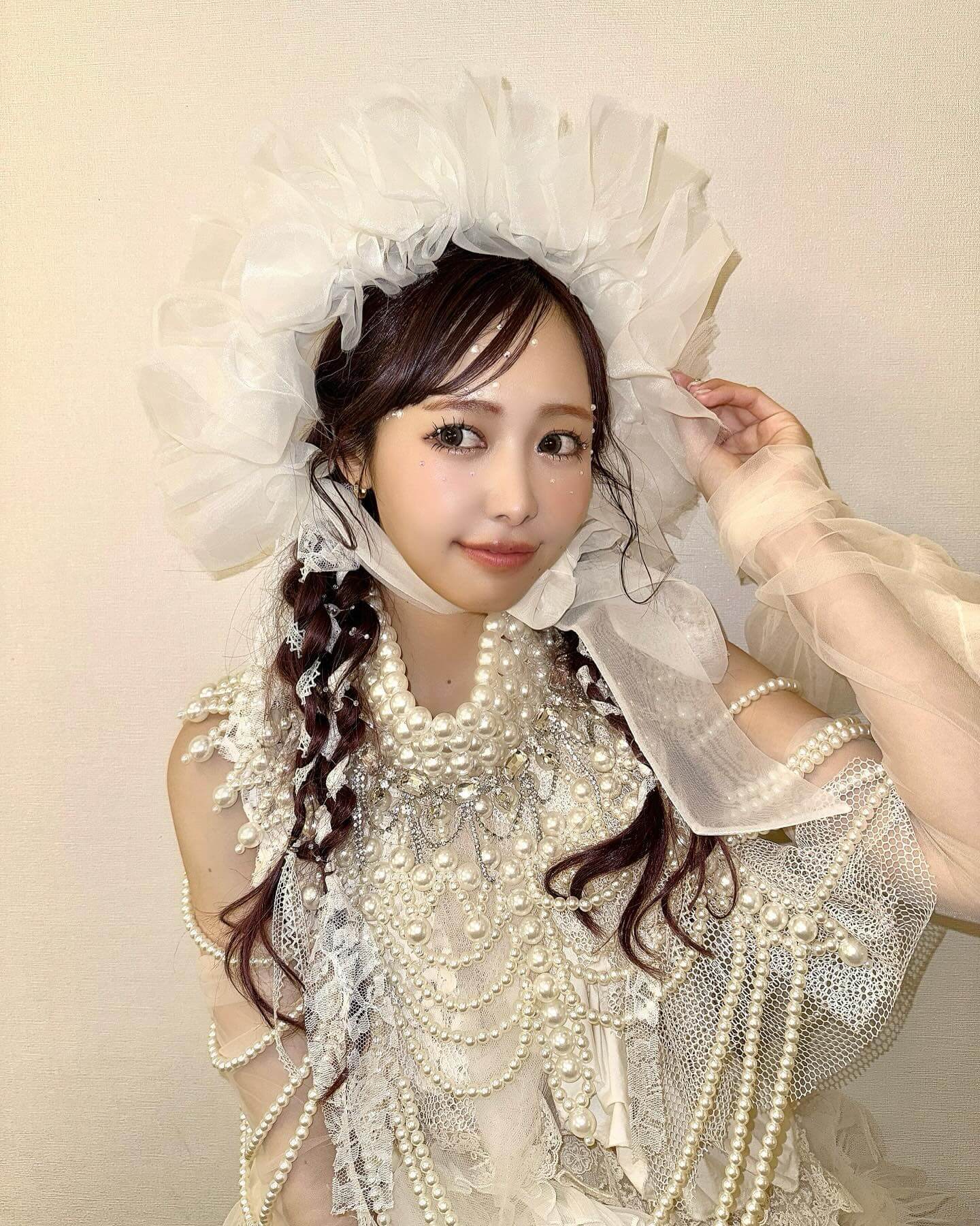 FRUITS ZIPPER・仲川瑠夏が”生誕祭”衣装のオフショット公開！