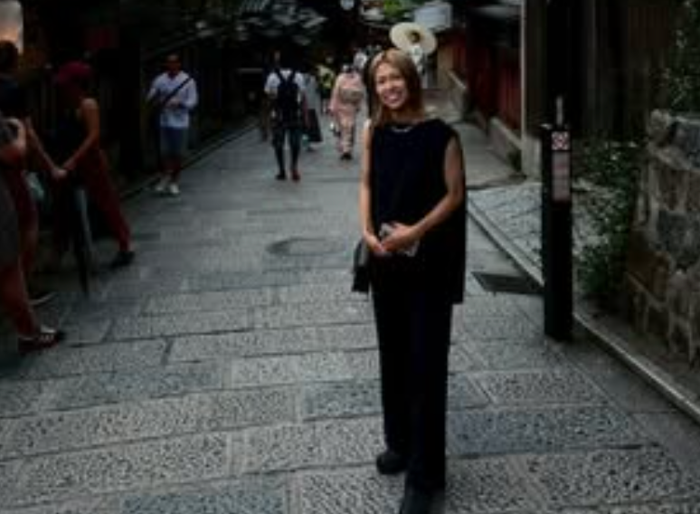 京都の街並みに笑顔、女子サッカー成宮唯が見せた故郷でのひととき