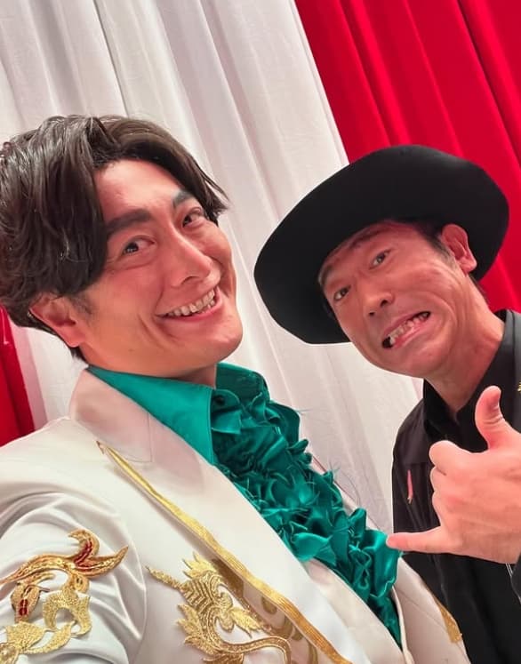 「顔が真っ白(笑)」Creepy Nutsの紅白モノマネが話題沸騰！