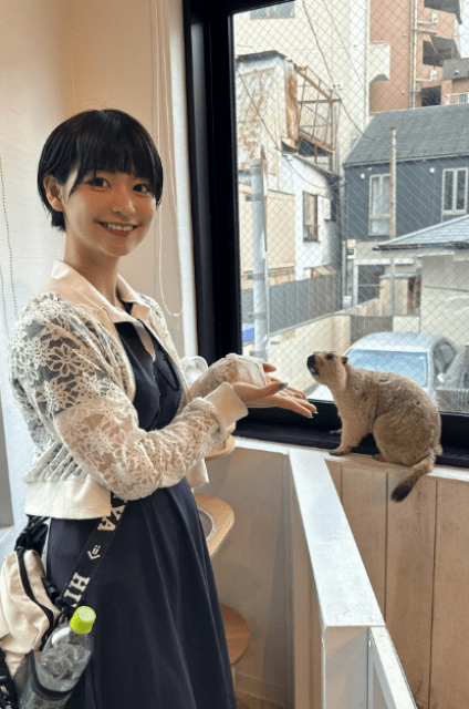 「何この可愛い生き物‼︎」小坂田純奈、"マーモット"の可愛さにメロメロなほっこりショット公開！