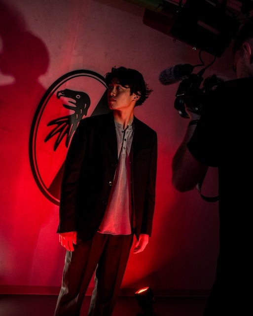 ブンデス強豪クラブに今季大活躍の”イケメン日本代表FW”が加入！